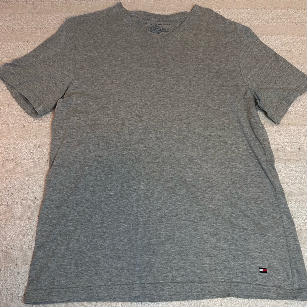 🌸 3/$15 bundle🌸 Men’s Tommy Hilfiger V-neck T-shirt